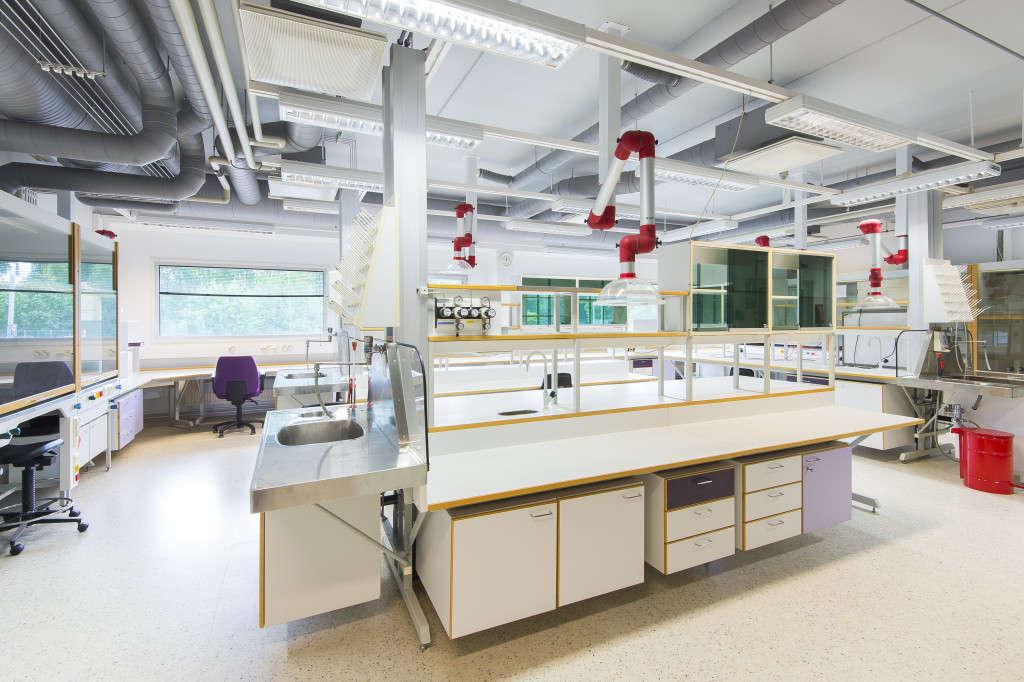 Smart Chemistry Parkissa on monipuolisia laboratorio- ja toimistotiloja.